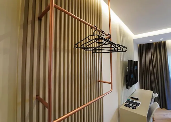 2 Steps From City Center Apt 3 3